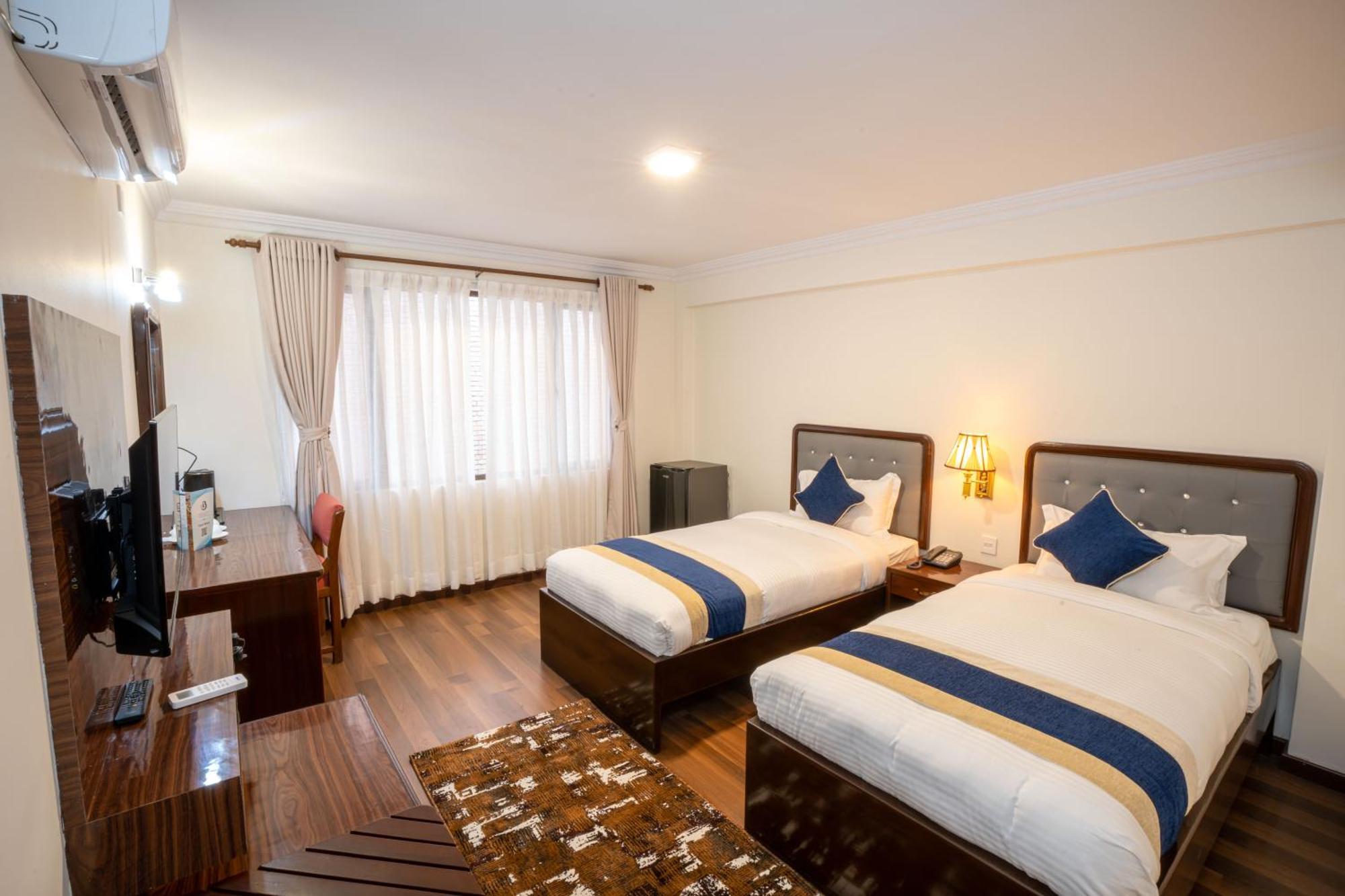 Kathmandu Business Hotel ภายนอก รูปภาพ