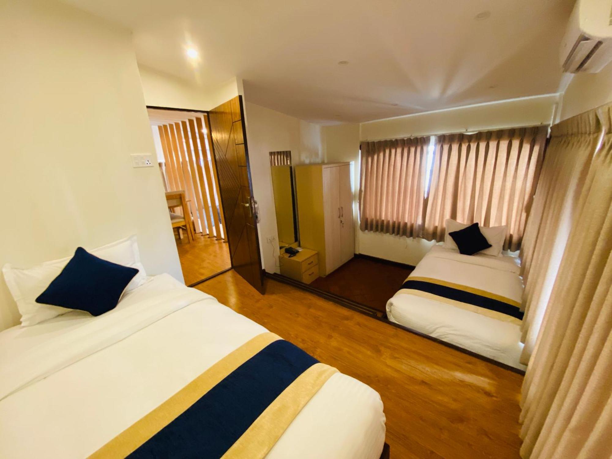 Kathmandu Business Hotel ภายนอก รูปภาพ