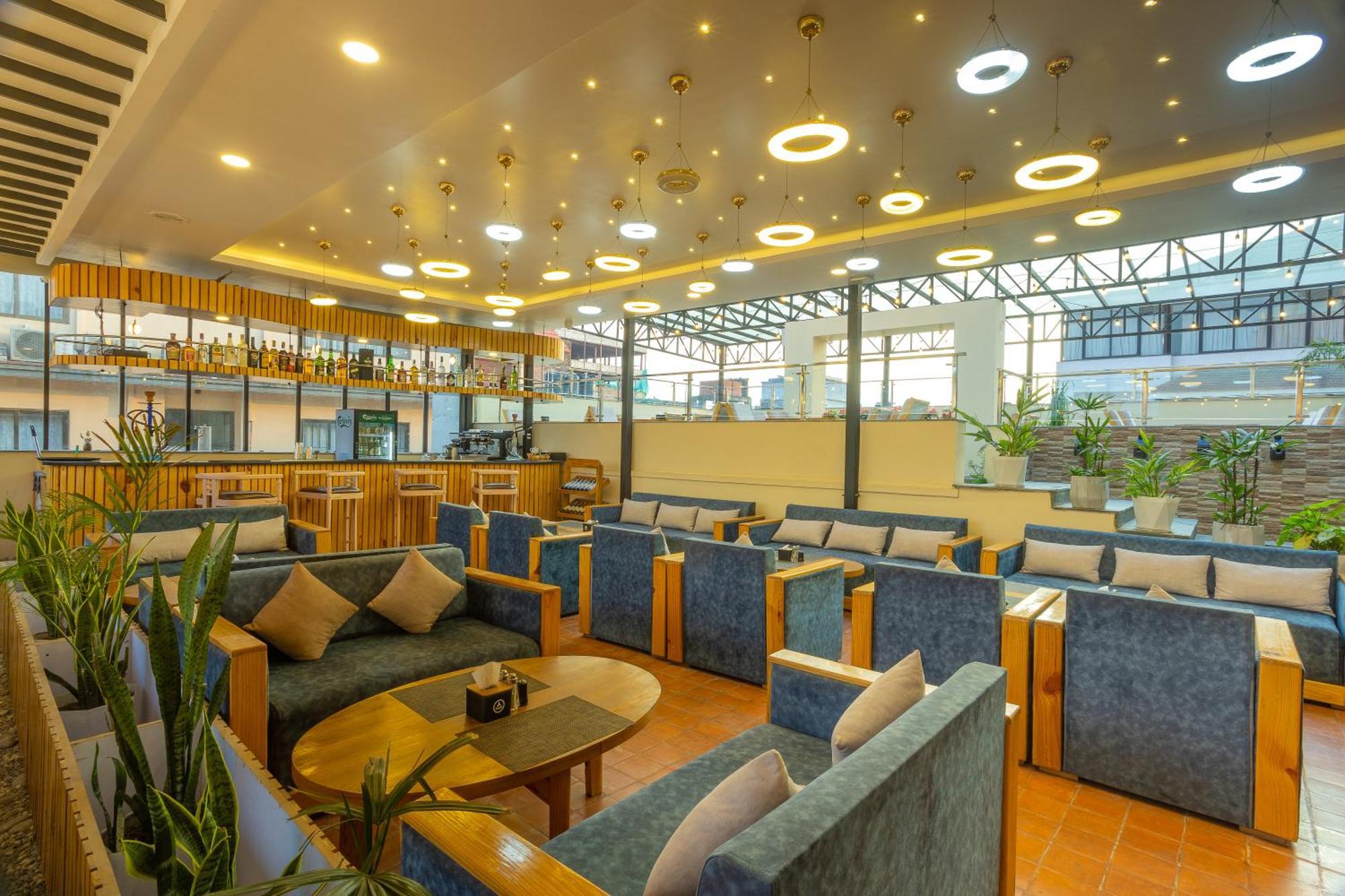 Kathmandu Business Hotel ภายนอก รูปภาพ